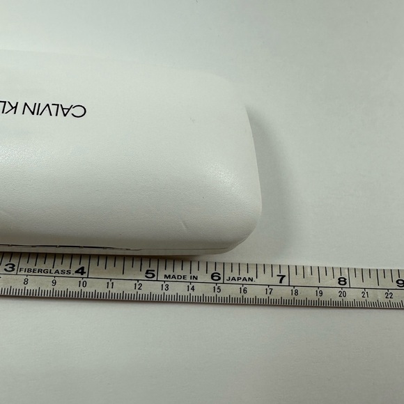 NWOT Calvin Klein Jeans White Clamshell  Eyeglass Hard Holder - Picture 5 of 5